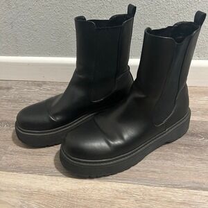 MIA‎ size 9 black boots
